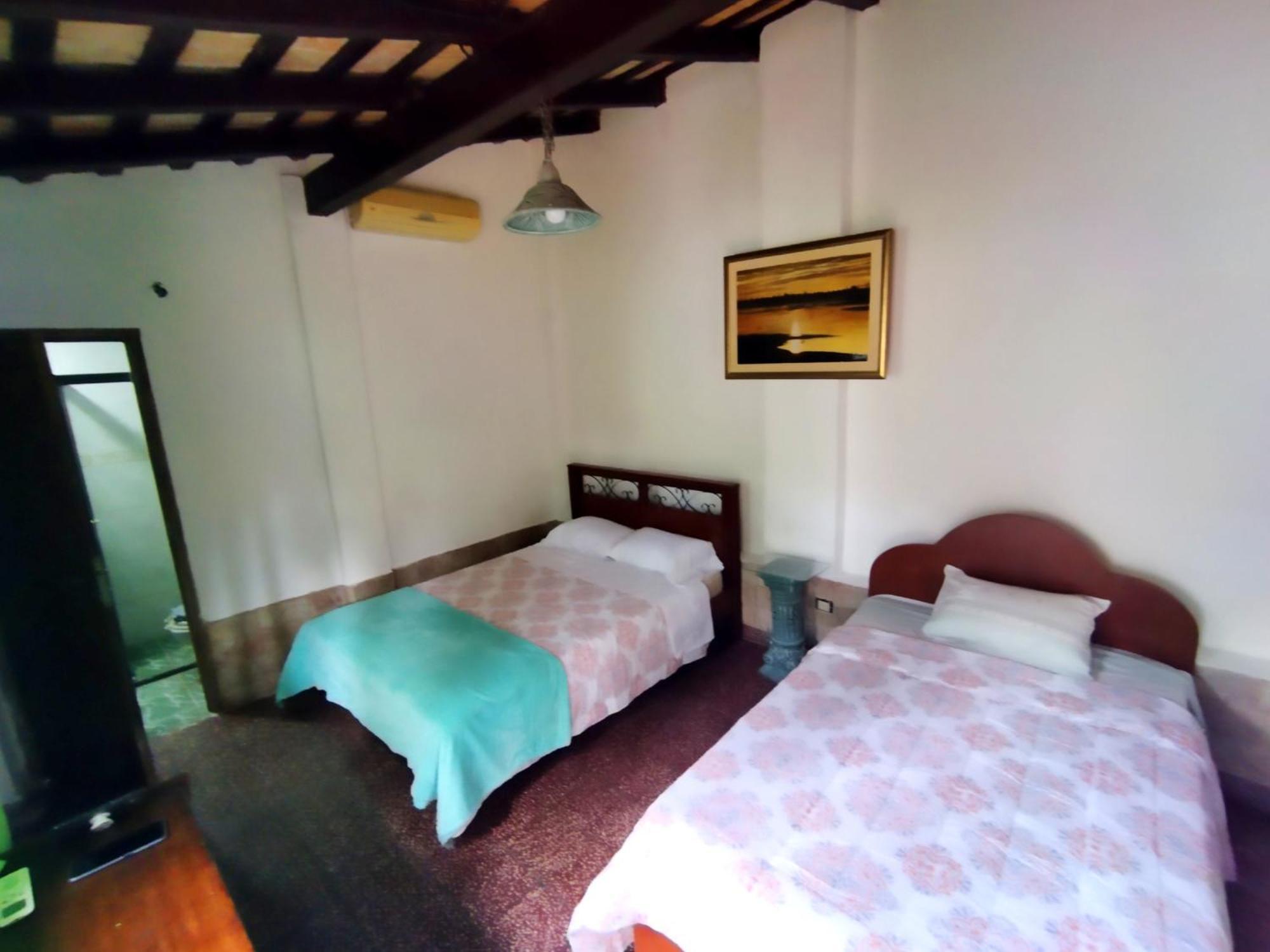 Hotel La Aparesida Арегуа Экстерьер фото
